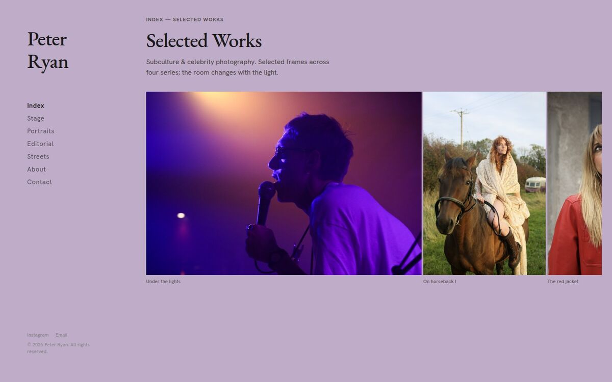 Immersive Hue — the whole window, sidebar included, tinted lavender by the purple-lit singer